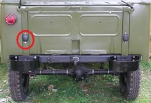 GAZ 69 AM 2 Gummis zum Schutz der Heckklappe mit Halterung