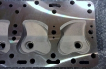 Reparatur eines Zylinderkopfes f�r GAZ 69, 2,1 u. 2,4 l Motor
