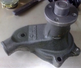 GAZ 69 neue Wasserpumpe (Metall)